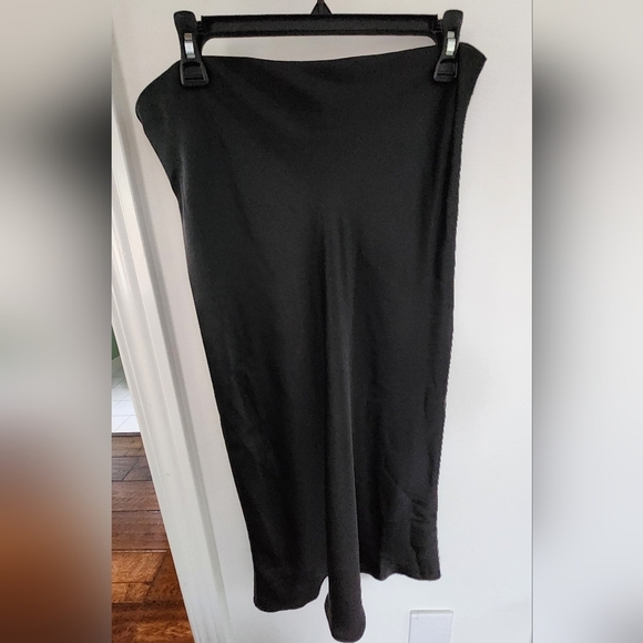 H&M Black  Satin Skirt 10 - Picture 7 of 7